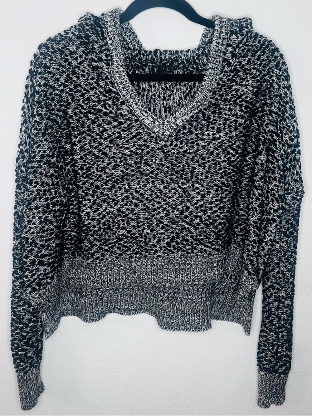 POL Marled Black and White V-Neck Hoodie Sweater